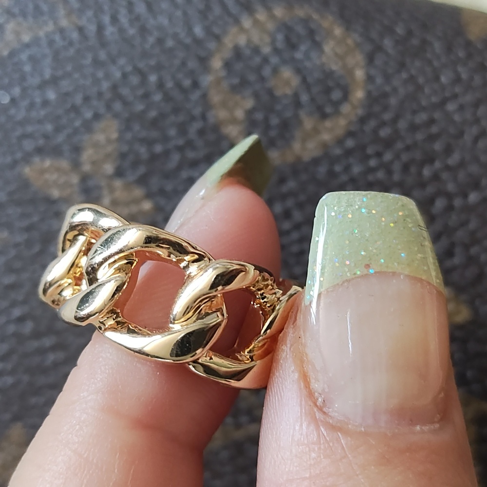 Classy Chain Ring - Picture 3 of 3